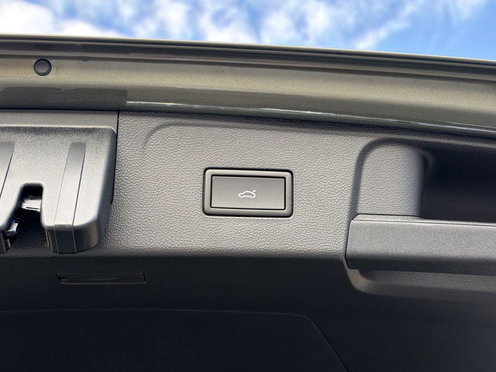 new 2026 Volkswagen Atlas car, priced at $45,673