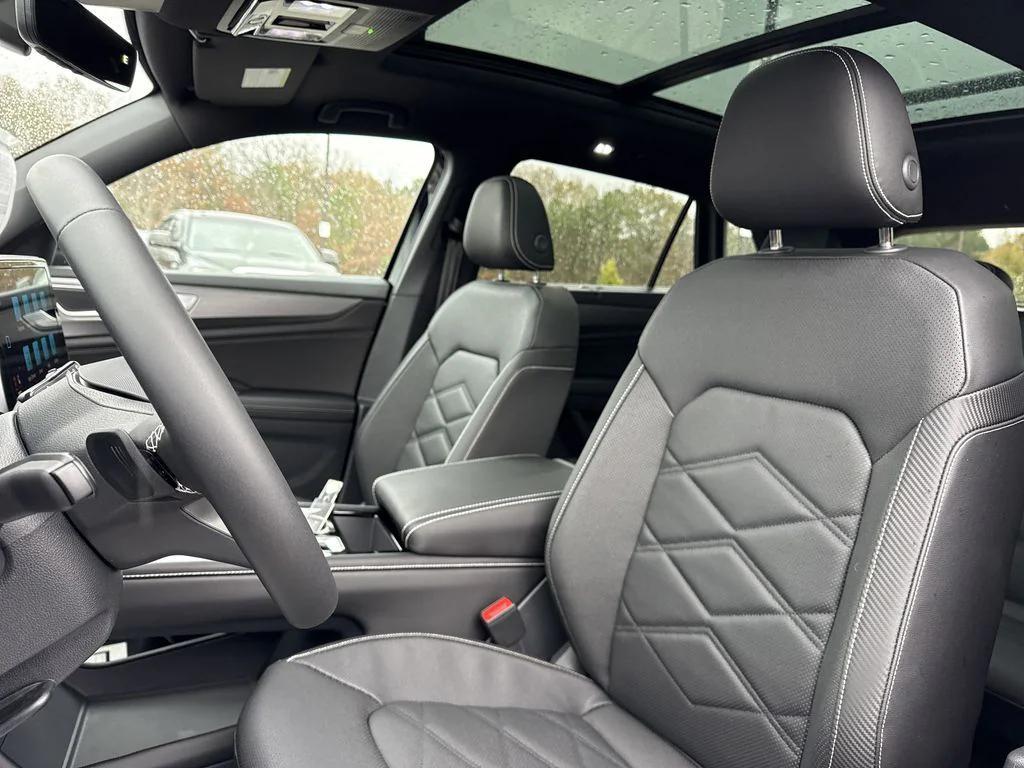 new 2026 Volkswagen Atlas Cross Sport car, priced at $45,474