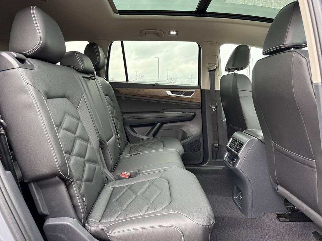 new 2026 Volkswagen Atlas car, priced at $46,292