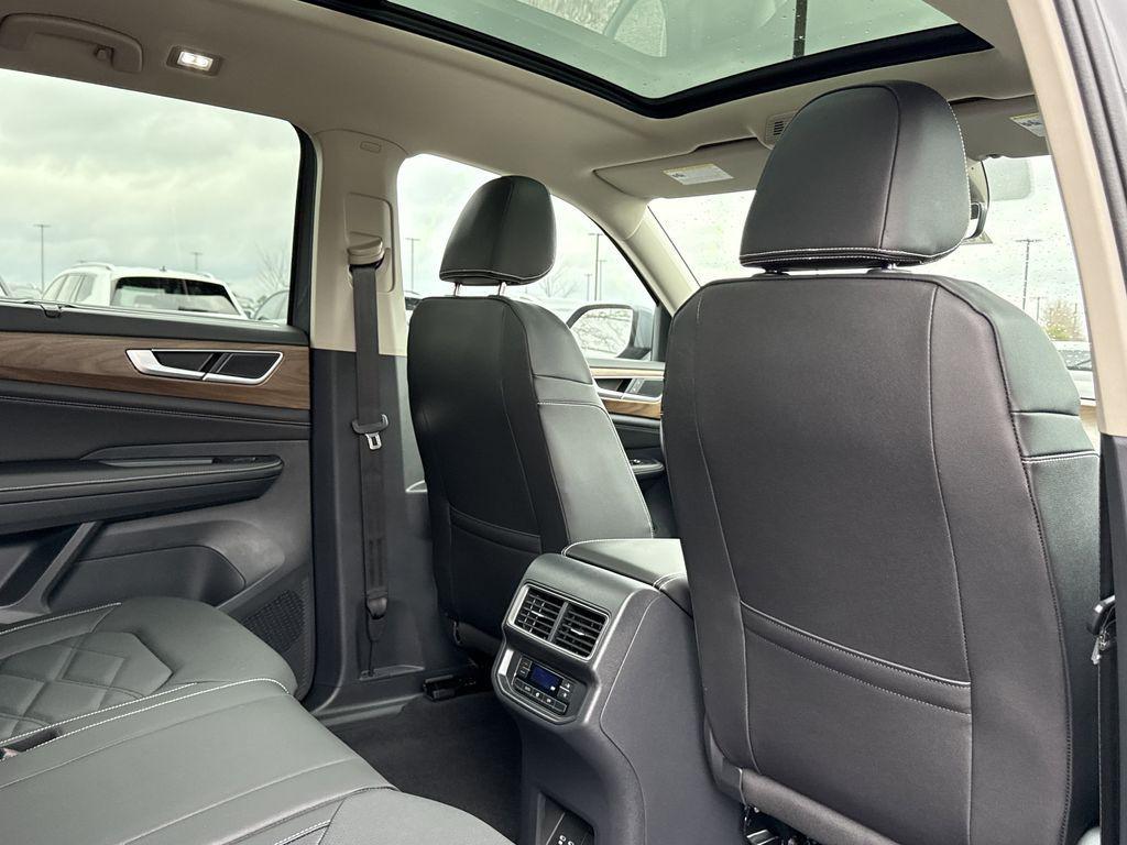 new 2026 Volkswagen Atlas car, priced at $46,292