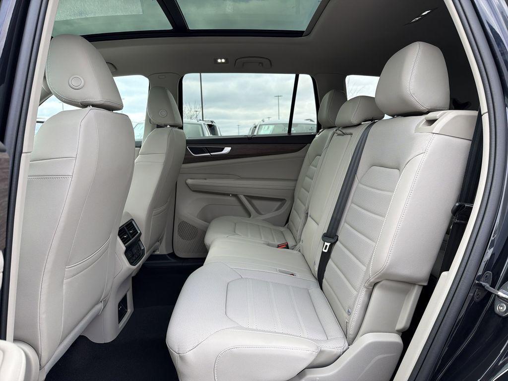new 2026 Volkswagen Atlas car, priced at $50,092