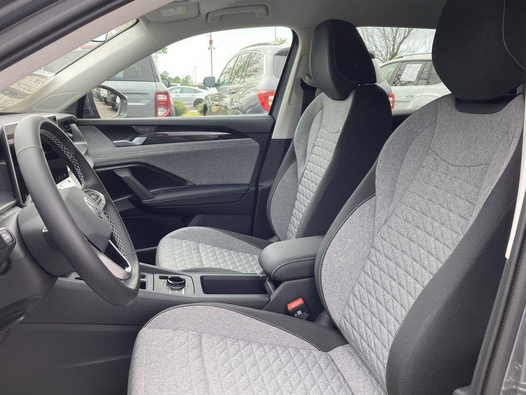 new 2025 Volkswagen Tiguan car, priced at $31,000