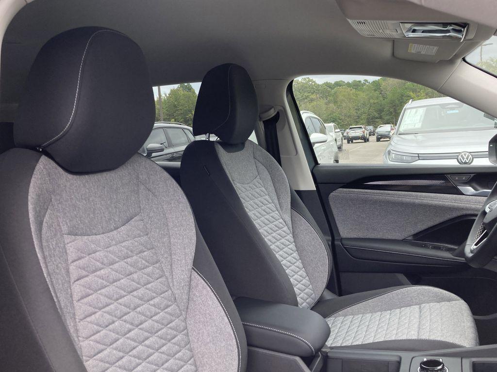 new 2025 Volkswagen Tiguan car, priced at $31,000