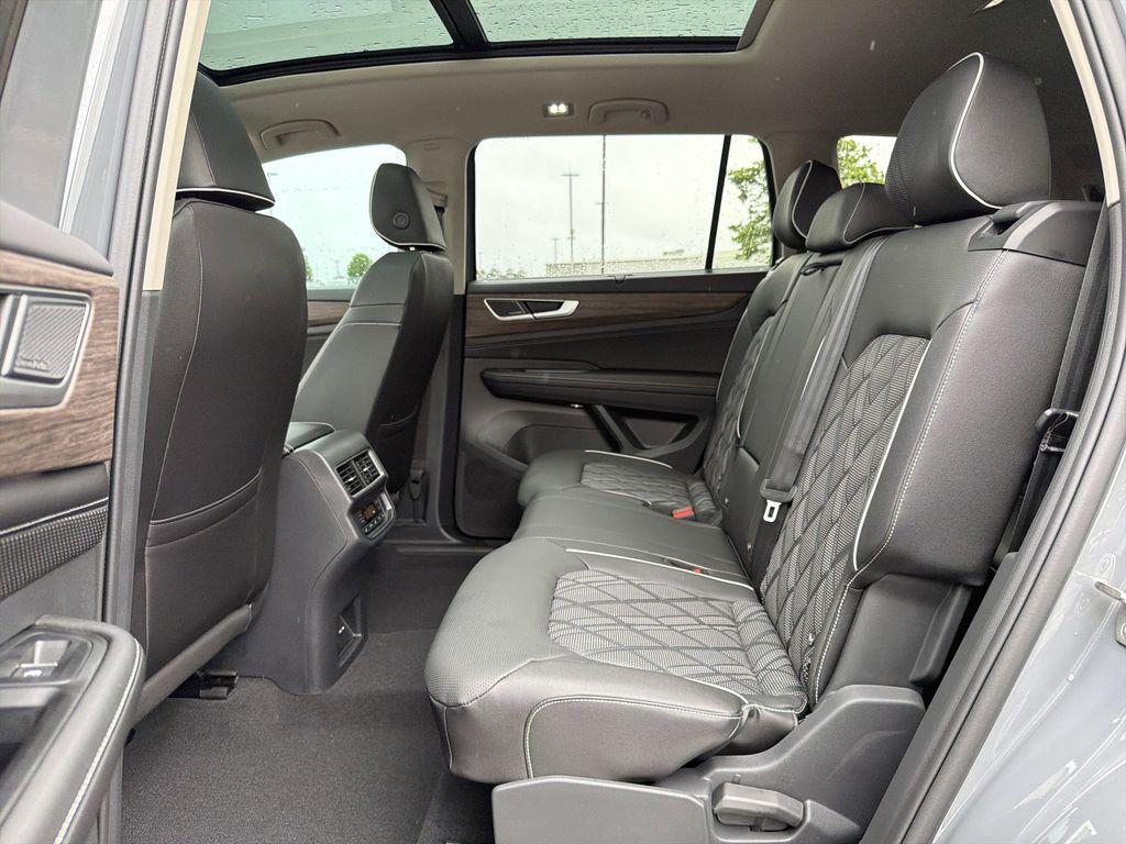 new 2026 Volkswagen Atlas car, priced at $55,618