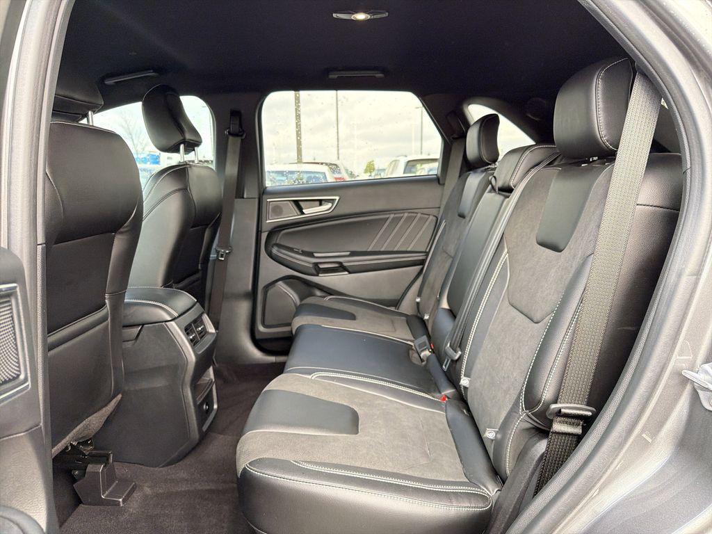 used 2022 Ford Edge car, priced at $24,000