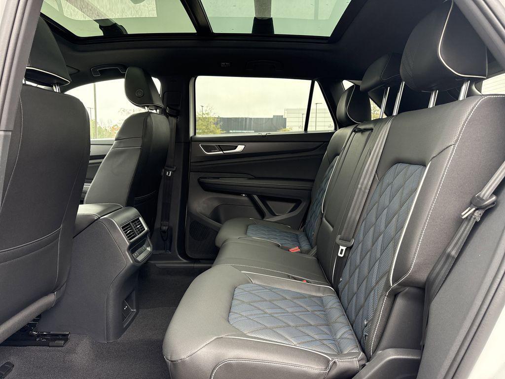 new 2026 Volkswagen Atlas Cross Sport car, priced at $54,906