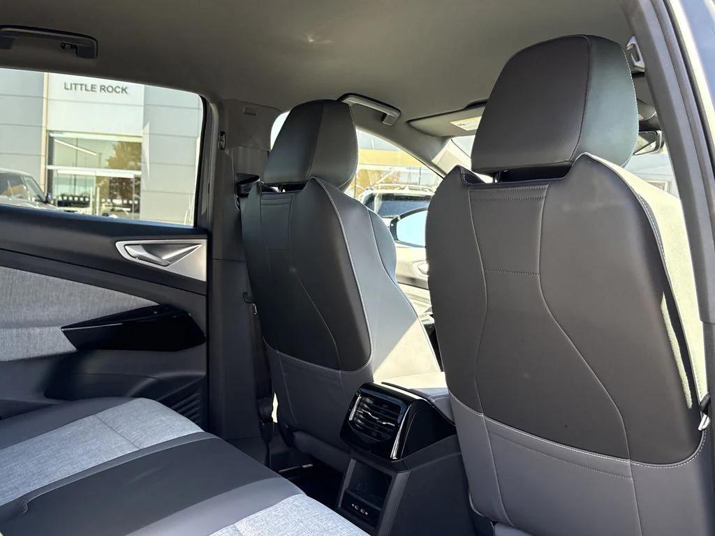 new 2025 Volkswagen ID.4 car, priced at $47,500