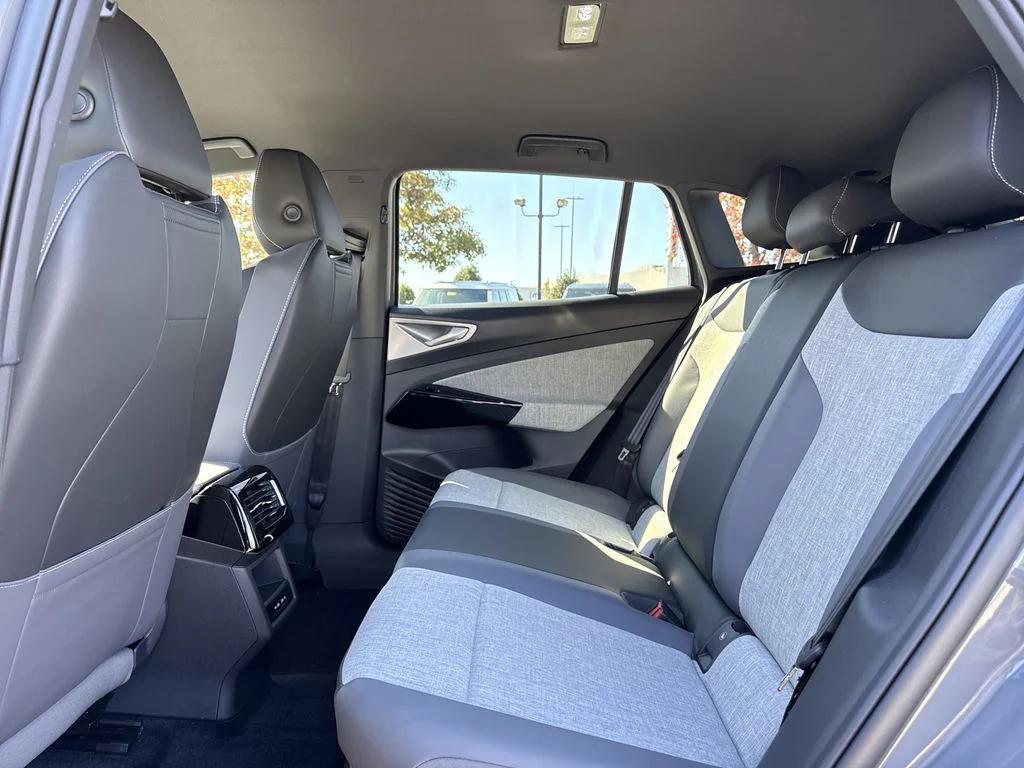 new 2025 Volkswagen ID.4 car, priced at $47,500