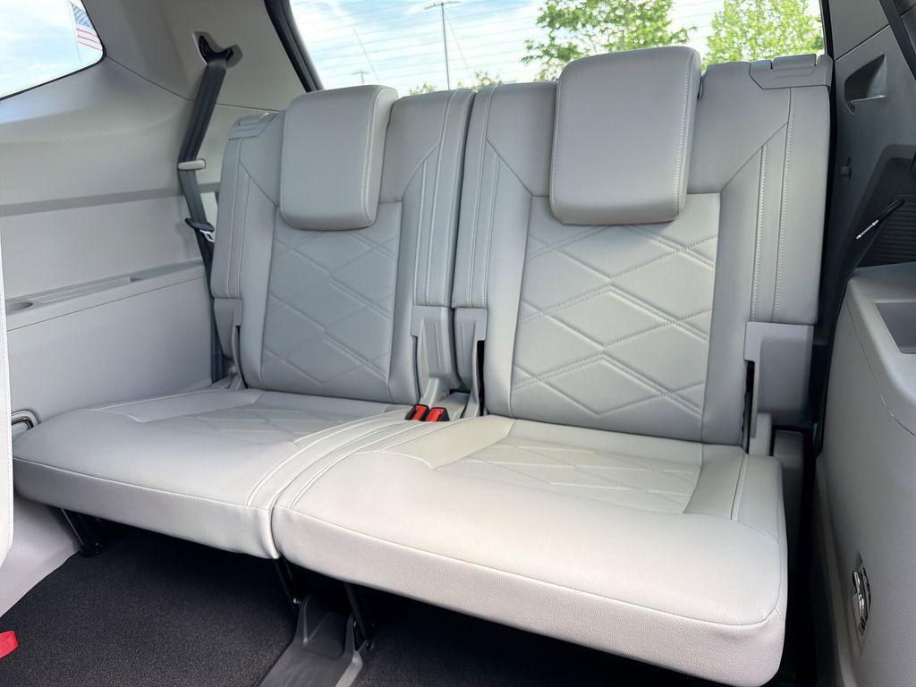 new 2026 Volkswagen Atlas car, priced at $46,502
