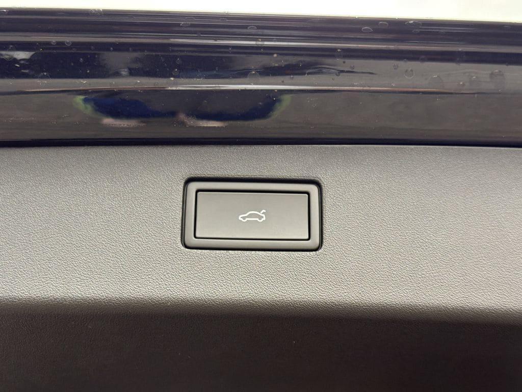 new 2026 Volkswagen Tiguan car, priced at $38,403