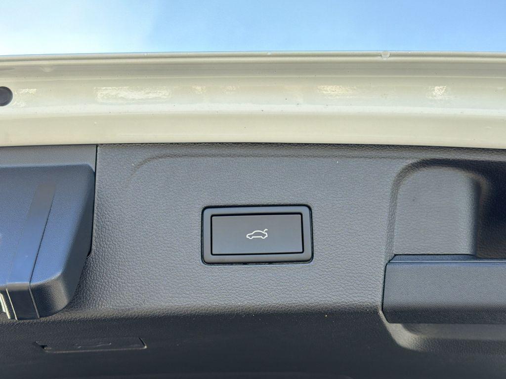 new 2026 Volkswagen Atlas car, priced at $46,110