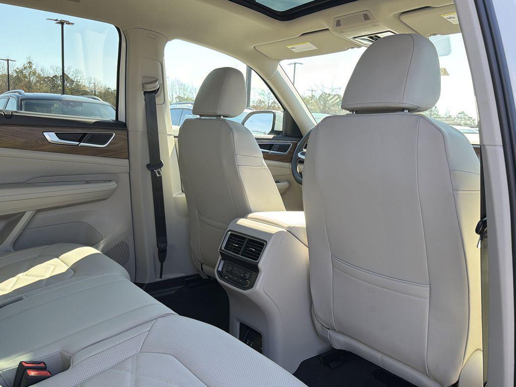 new 2026 Volkswagen Atlas car, priced at $46,110