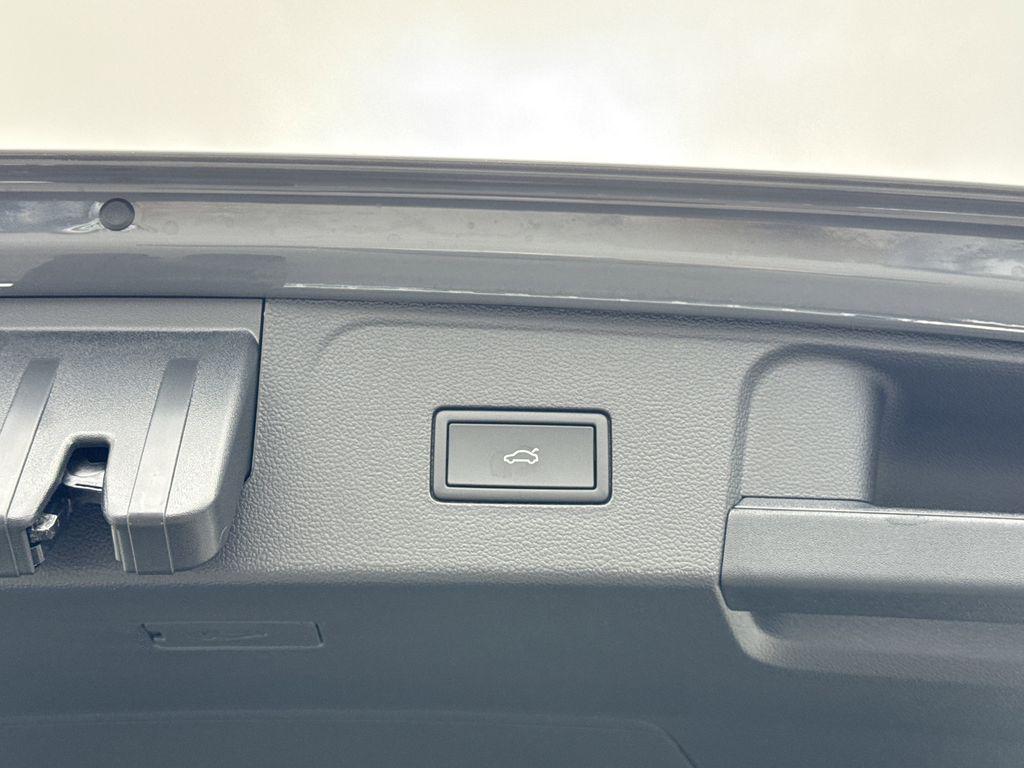 new 2026 Volkswagen Atlas car, priced at $45,111