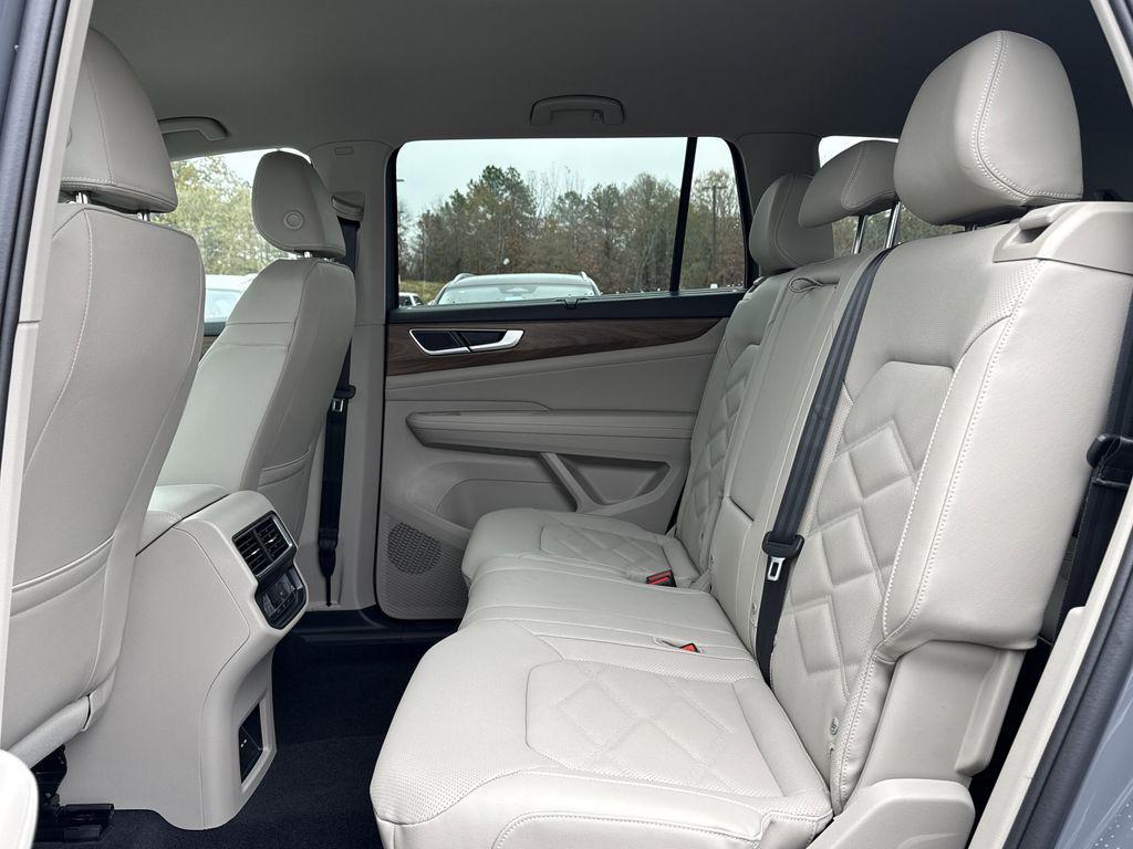 new 2026 Volkswagen Atlas car, priced at $45,111