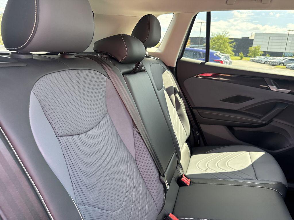 new 2025 Volkswagen Tiguan car, priced at $31,500