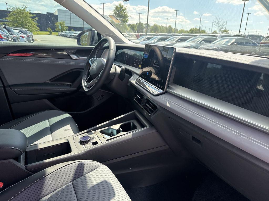 new 2025 Volkswagen Tiguan car, priced at $31,500