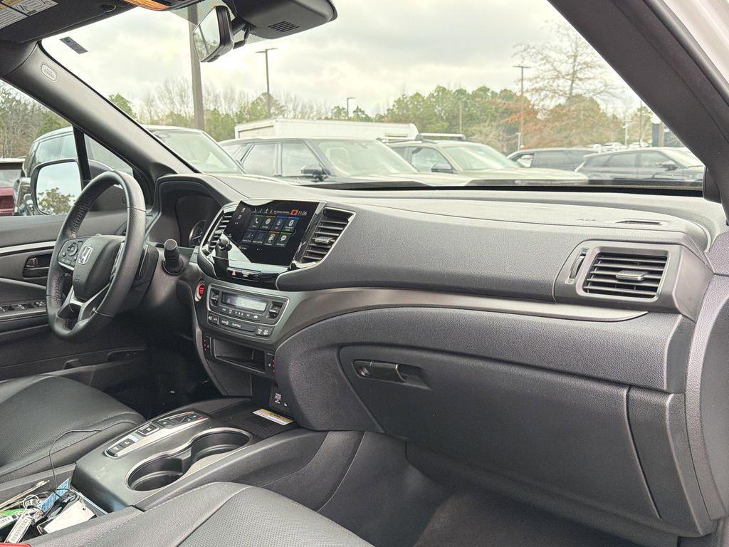 used 2023 Honda Passport car, priced at $31,000