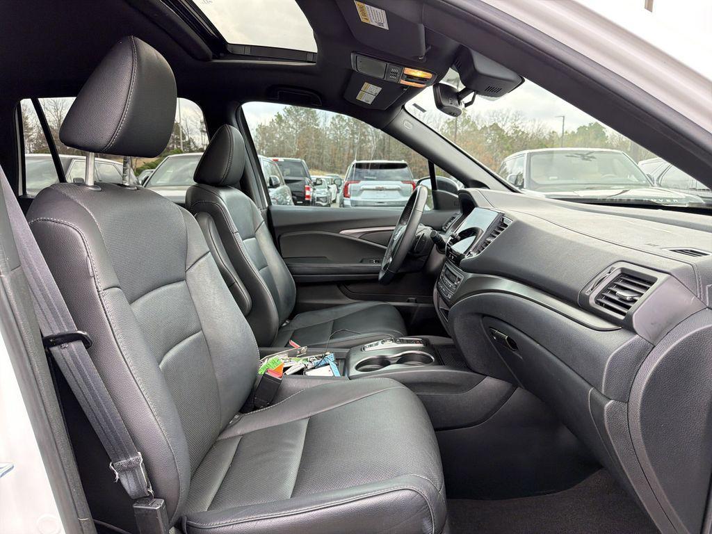 used 2023 Honda Passport car, priced at $31,000