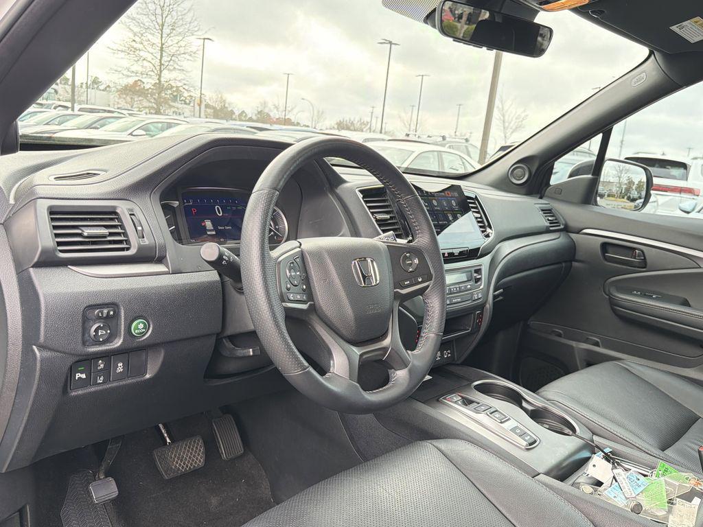 used 2023 Honda Passport car, priced at $31,000