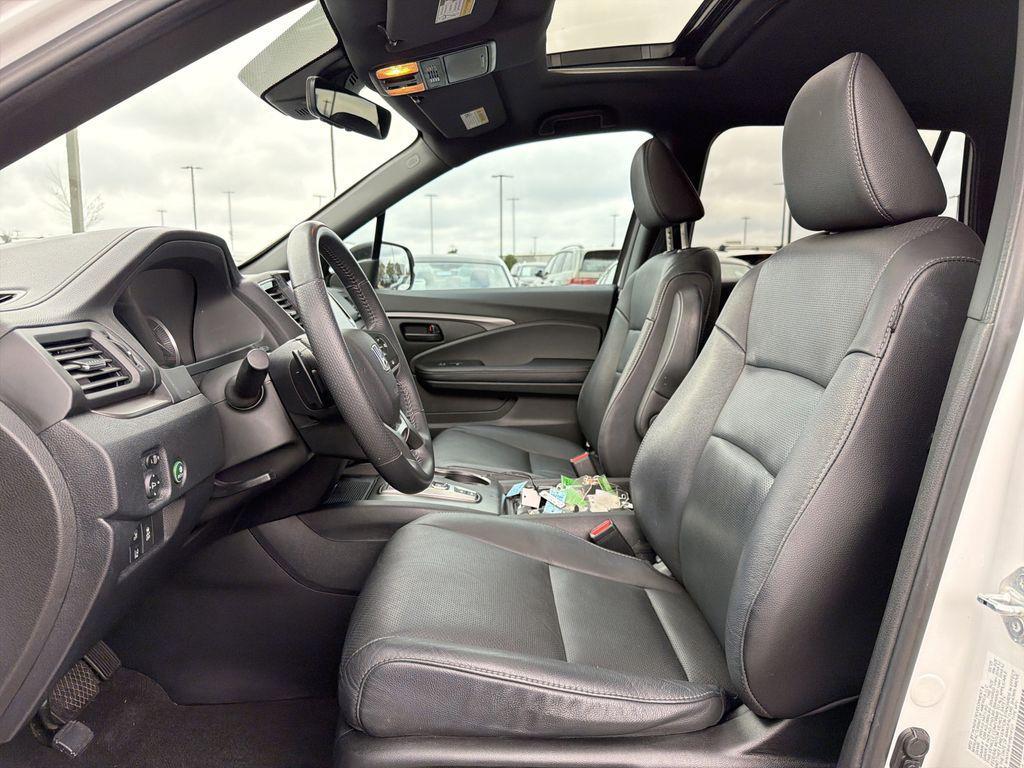 used 2023 Honda Passport car, priced at $31,000