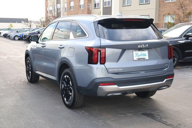 used 2024 Kia Sorento car, priced at $29,254