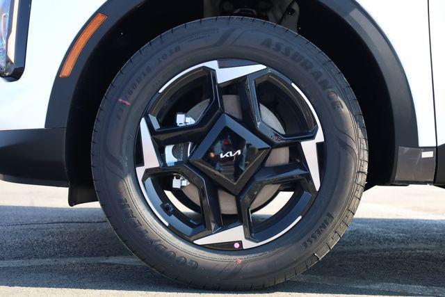 new 2026 Kia Sportage Hybrid car, priced at $33,057