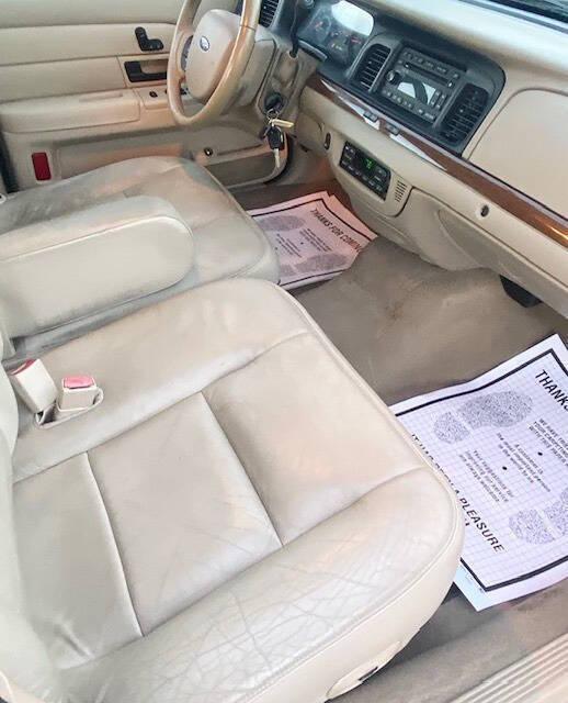 used 2008 Ford Crown Victoria car, priced at $5,500