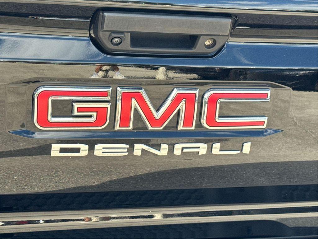 used 2024 GMC Canyon car, priced at $43,200