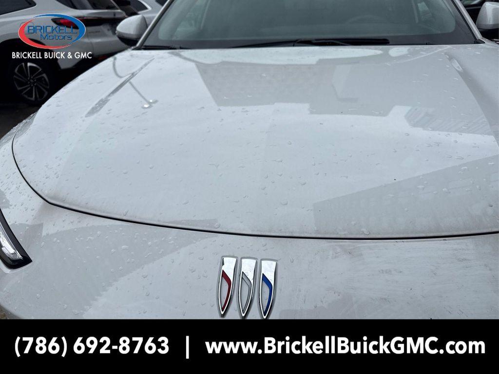 new 2025 Buick Envista car, priced at $22,676