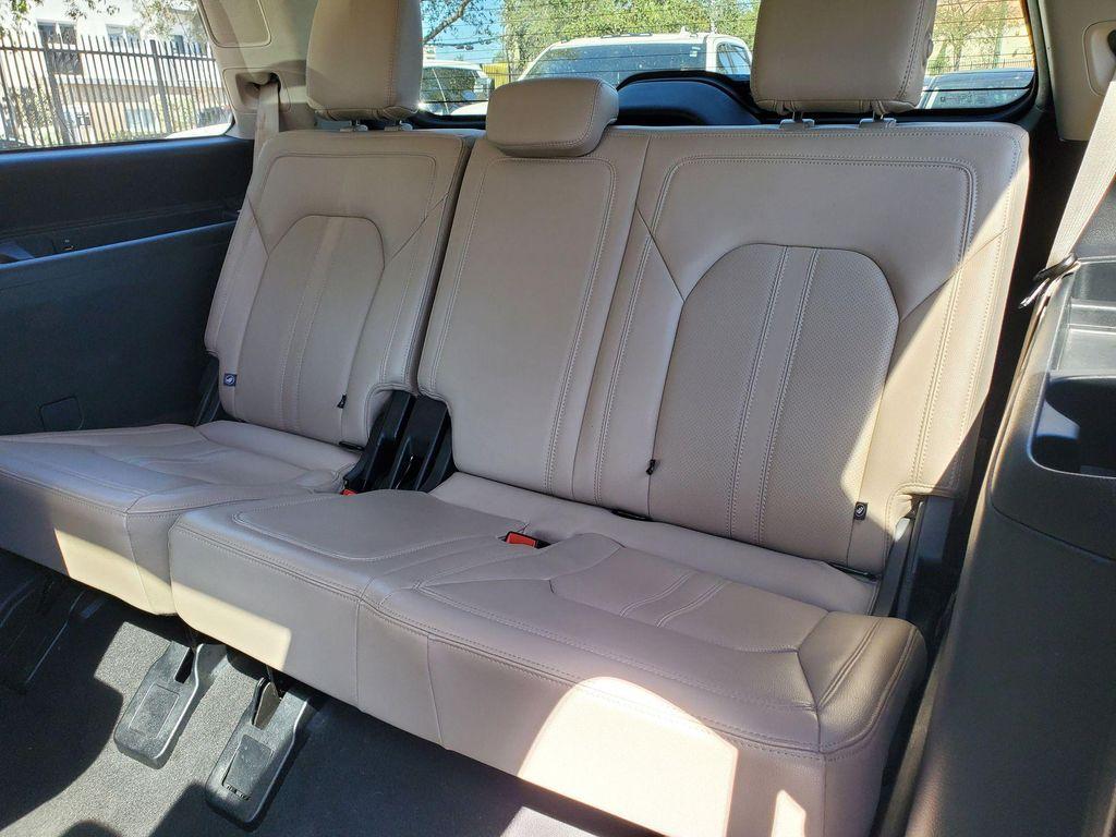 used 2024 Ford Expedition car, priced at $43,500