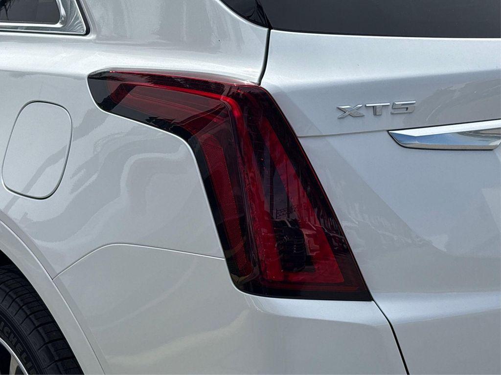 new 2025 Cadillac XT5 car, priced at $53,315