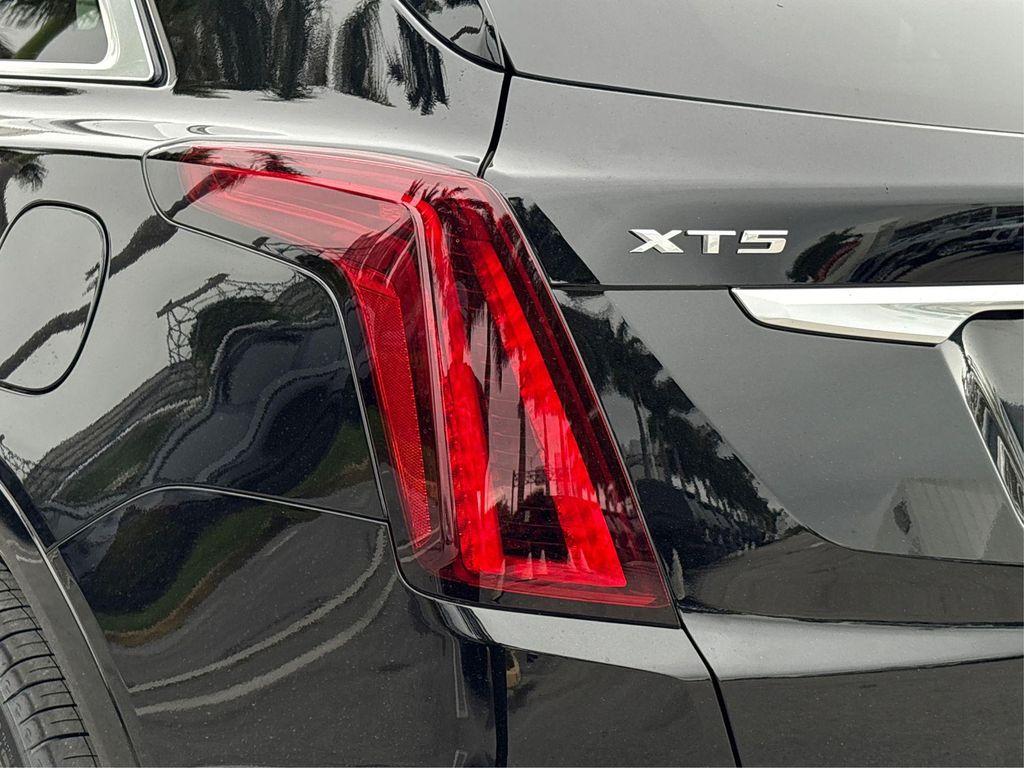 new 2026 Cadillac XT5 car, priced at $59,995