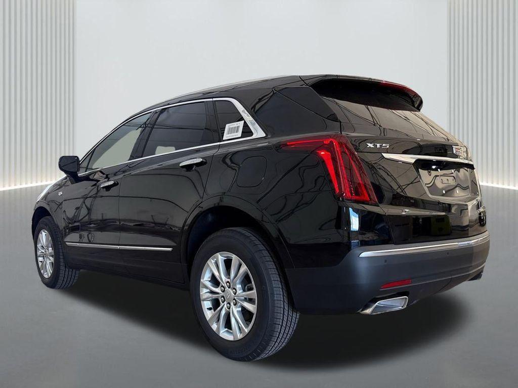 new 2025 Cadillac XT5 car, priced at $41,495