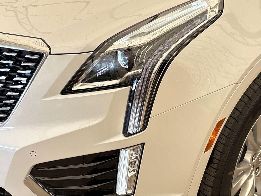new 2025 Cadillac XT5 car, priced at $43,495