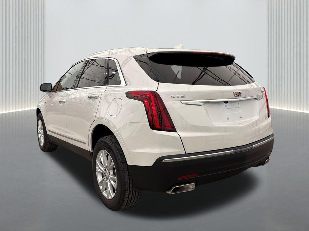 new 2025 Cadillac XT5 car, priced at $43,495