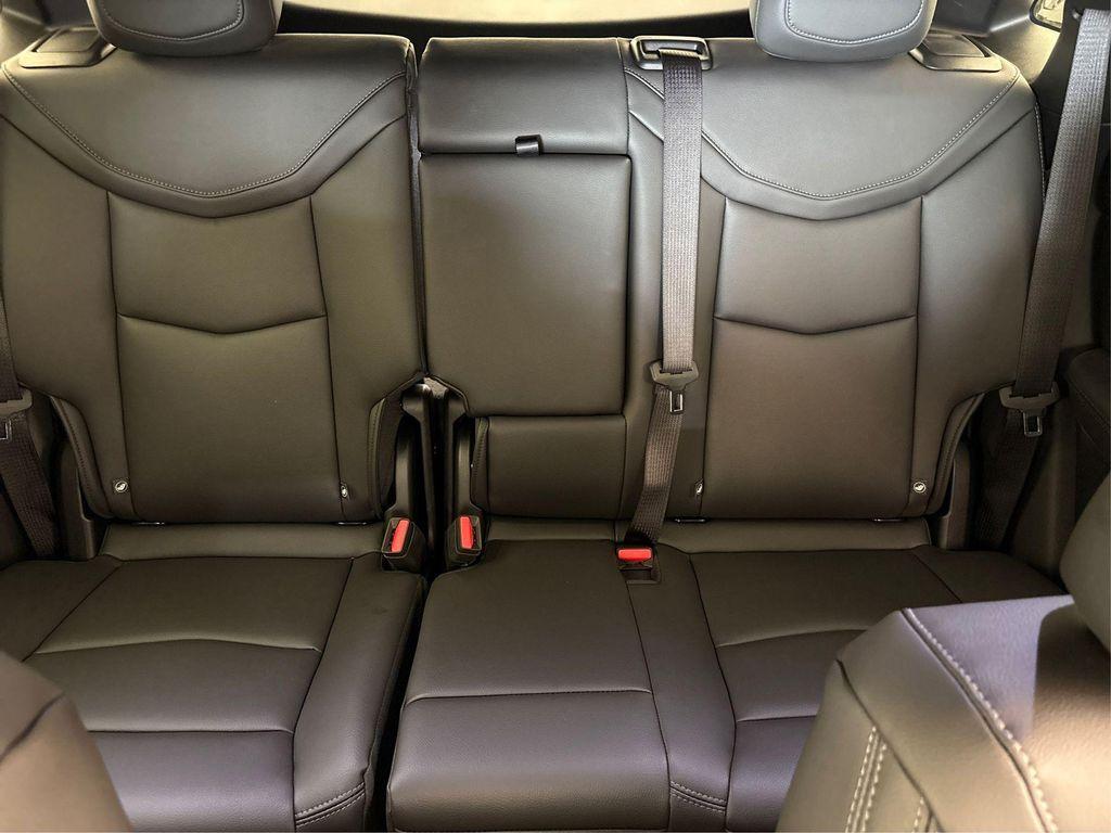 new 2025 Cadillac XT5 car, priced at $43,495