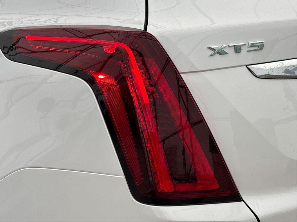 new 2025 Cadillac XT5 car, priced at $43,495