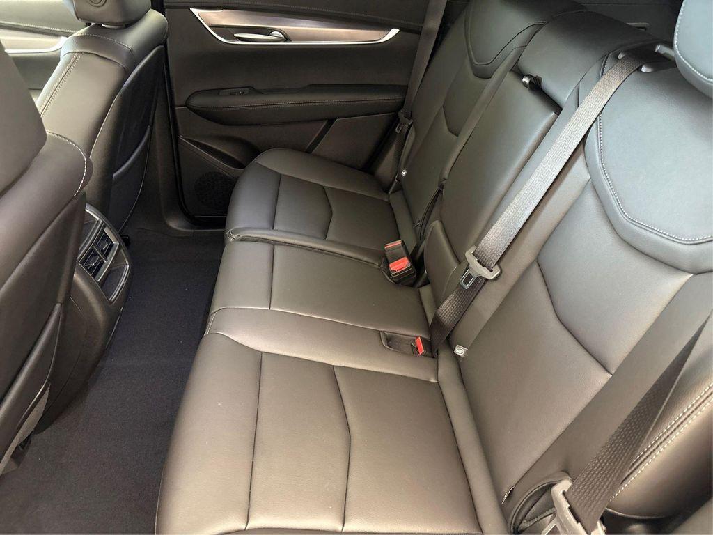 new 2025 Cadillac XT5 car, priced at $43,495