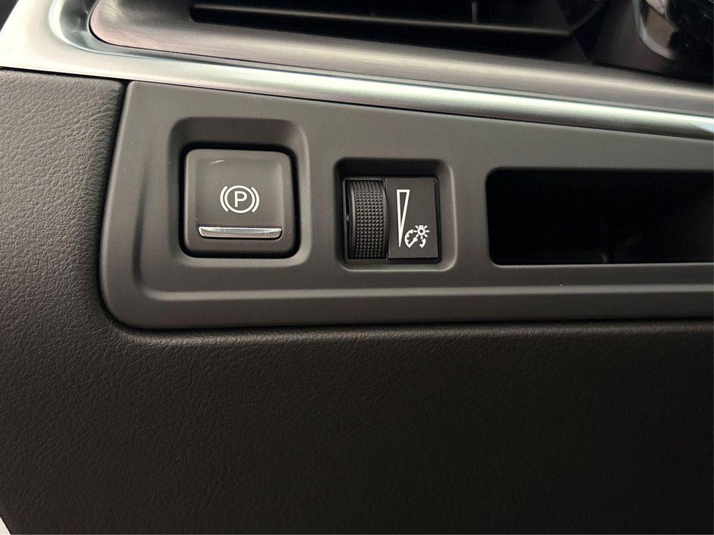 new 2025 Cadillac XT5 car, priced at $43,495