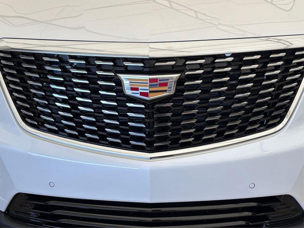 new 2025 Cadillac XT5 car, priced at $43,495