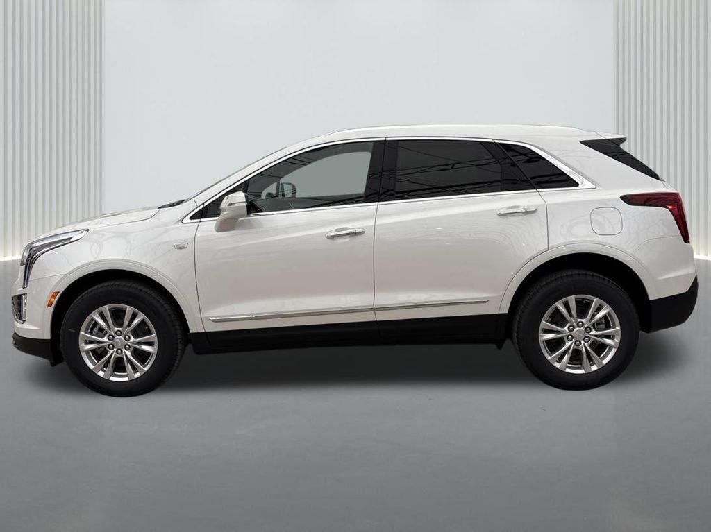 new 2025 Cadillac XT5 car, priced at $43,495