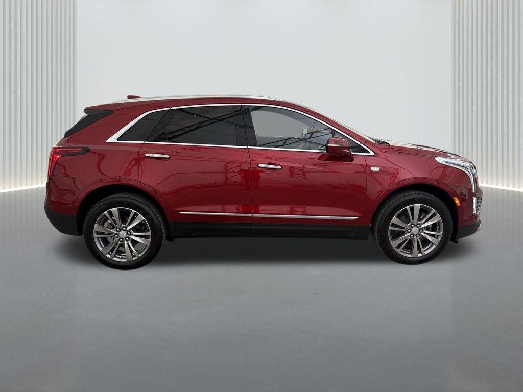 new 2025 Cadillac XT5 car, priced at $53,215