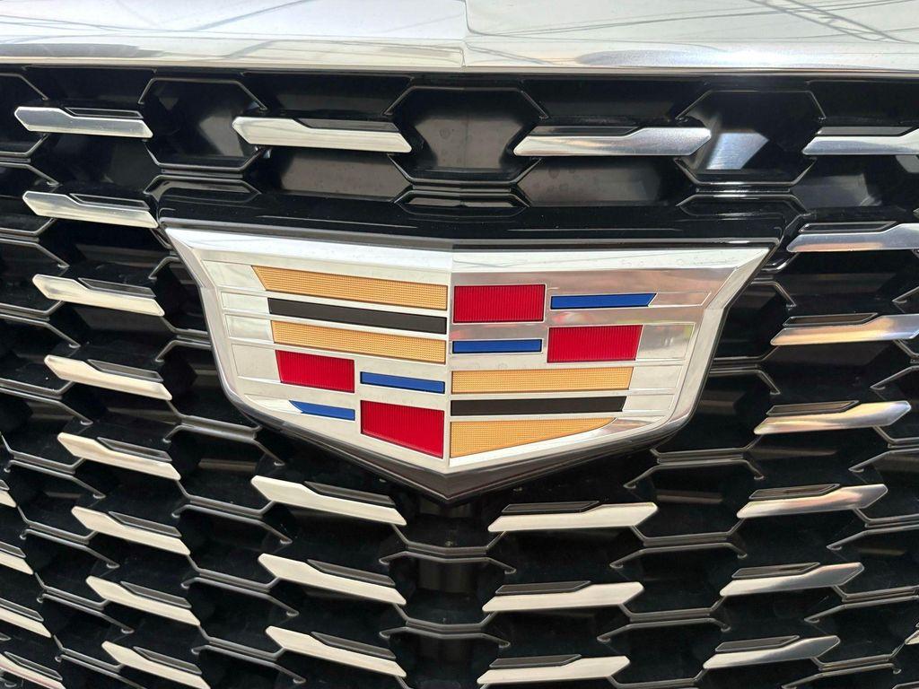 new 2025 Cadillac XT5 car, priced at $53,215