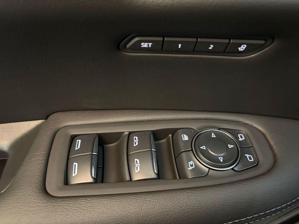 new 2025 Cadillac XT5 car, priced at $53,215