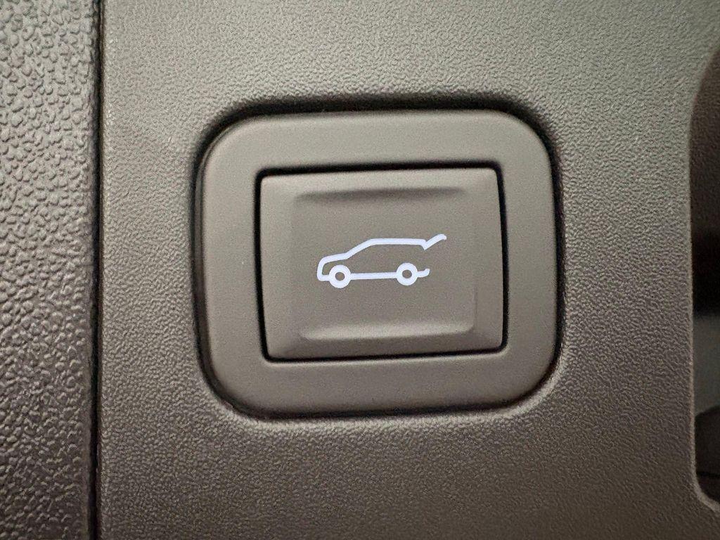 new 2025 Cadillac XT5 car, priced at $53,215