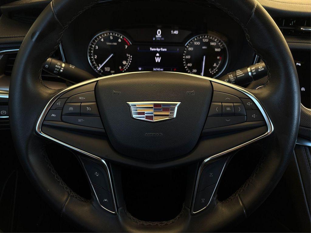 used 2023 Cadillac XT5 car, priced at $24,700