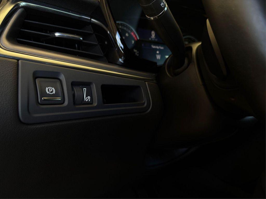 used 2023 Cadillac XT5 car, priced at $24,700