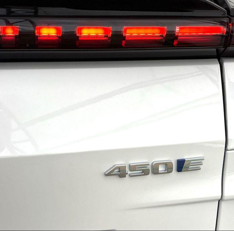 new 2025 Cadillac LYRIQ car