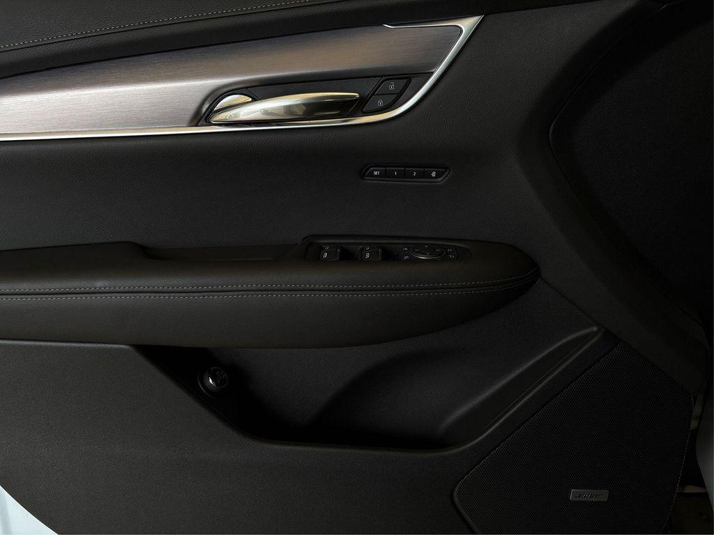 new 2025 Cadillac XT6 car, priced at $48,995