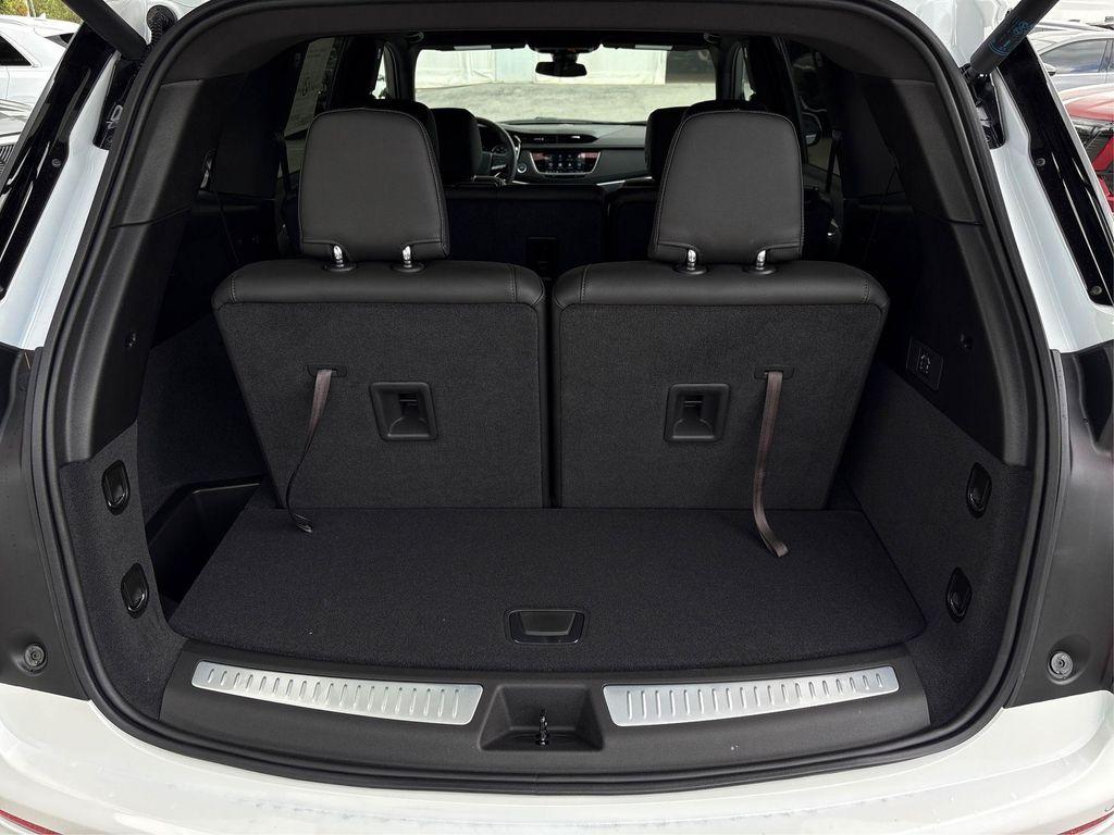 new 2025 Cadillac XT6 car, priced at $48,995